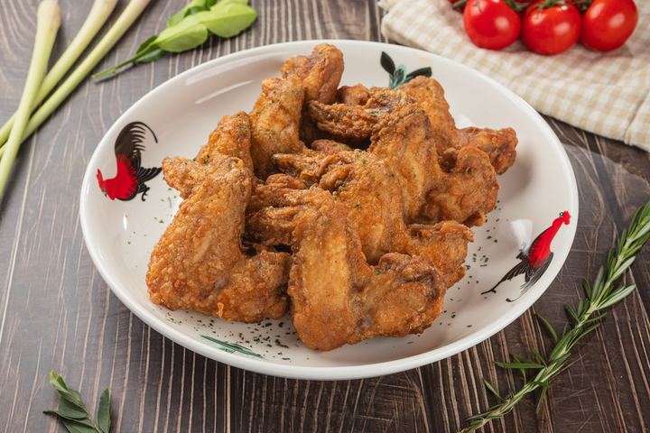 Plate of crispy chicken wings